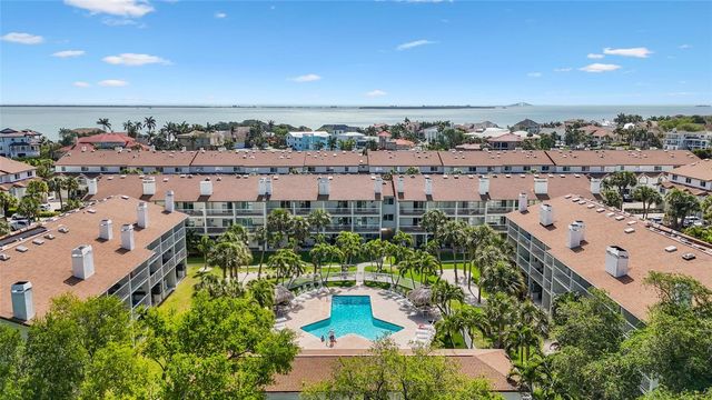 323 MADEIRA CIRCLE, St Petersburg, FL 33715