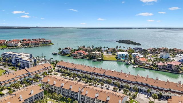 323 MADEIRA CIRCLE, St Petersburg, FL 33715