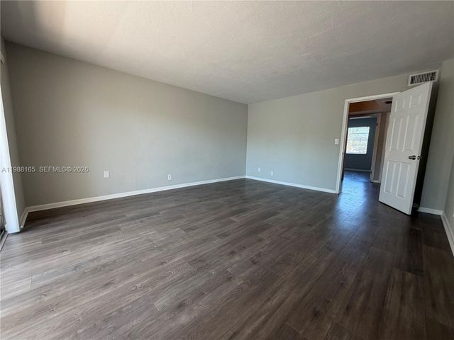 6760 SW 40th St 41, Davie, FL 33314