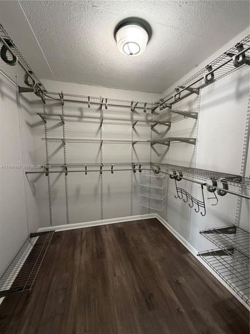 6760 SW 40th St 41, Davie, FL 33314