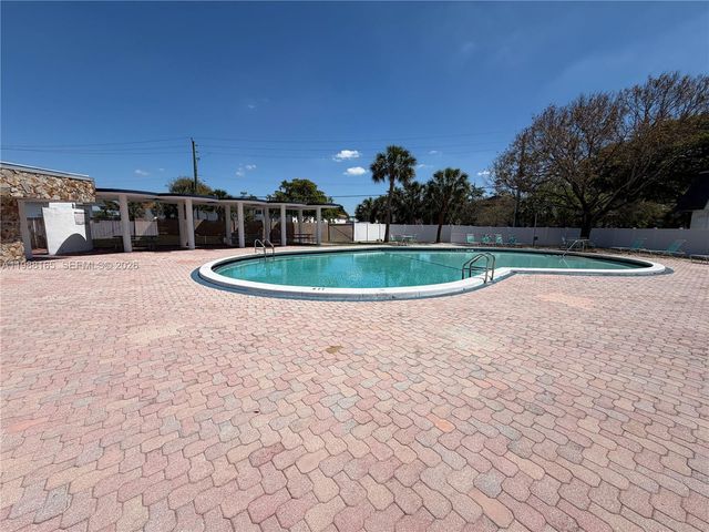 6760 SW 40th St 41, Davie, FL 33314