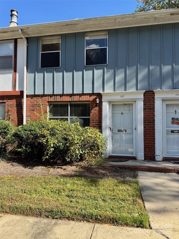 1300 Larchmont Place 107, Salisbury, NC 28144