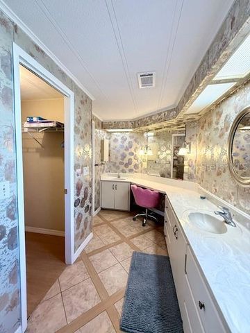 1011 ELIZABETH LANE, Lakeland, FL 33809