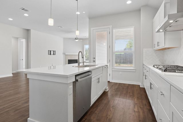 6405 Velvet Leaf LN, Buda, TX 78610