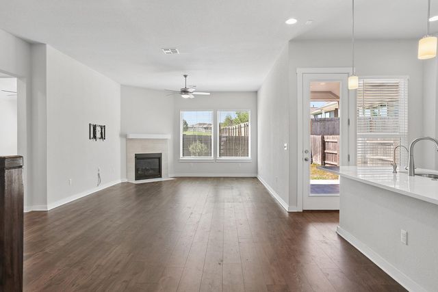 6405 Velvet Leaf LN, Buda, TX 78610