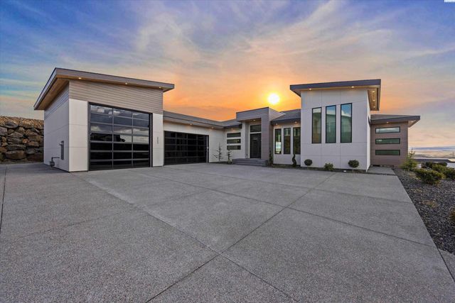 2243 S Wilson Pl, Kennewick, WA 99338