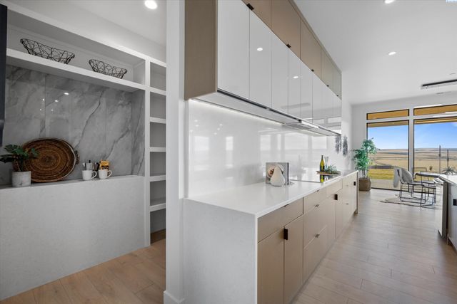 2243 S Wilson Pl, Kennewick, WA 99338