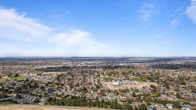 2243 S Wilson Pl, Kennewick, WA 99338