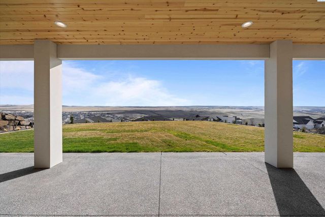 2243 S Wilson Pl, Kennewick, WA 99338