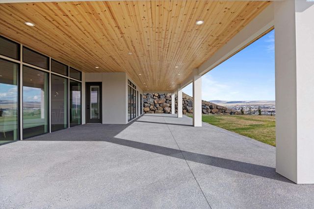 2243 S Wilson Pl, Kennewick, WA 99338