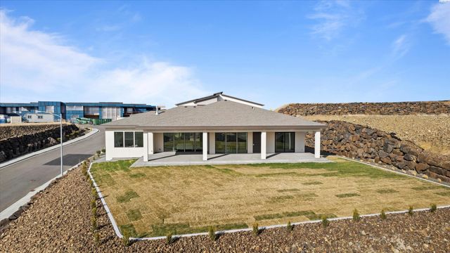 2243 S Wilson Pl, Kennewick, WA 99338