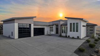 2243 S Wilson Pl, Kennewick, WA 99338