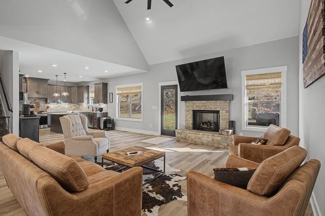 596 Lindsey Hollow Rd, Gallatin, TN 37066