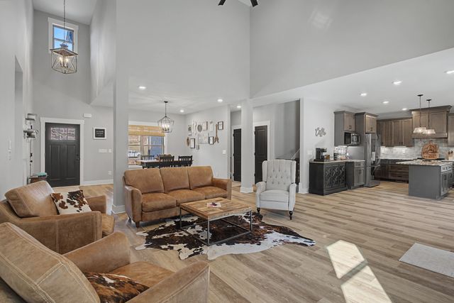 596 Lindsey Hollow Rd, Gallatin, TN 37066