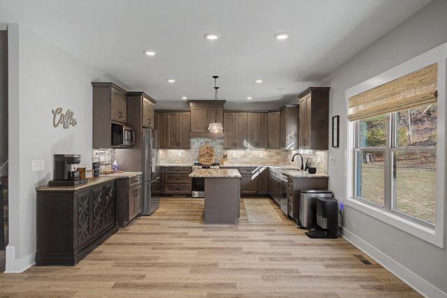 596 Lindsey Hollow Rd, Gallatin, TN 37066