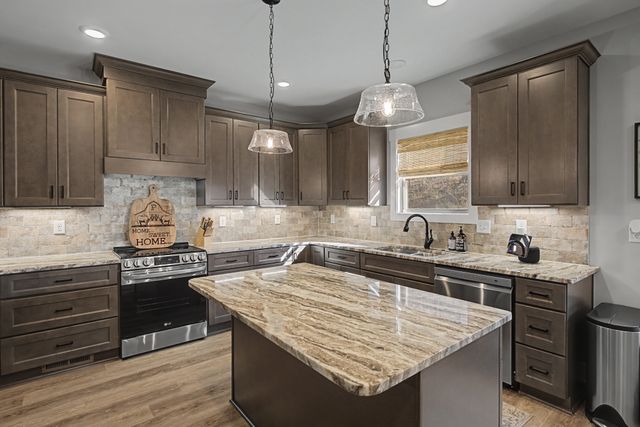 596 Lindsey Hollow Rd, Gallatin, TN 37066