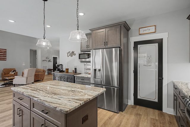 596 Lindsey Hollow Rd, Gallatin, TN 37066