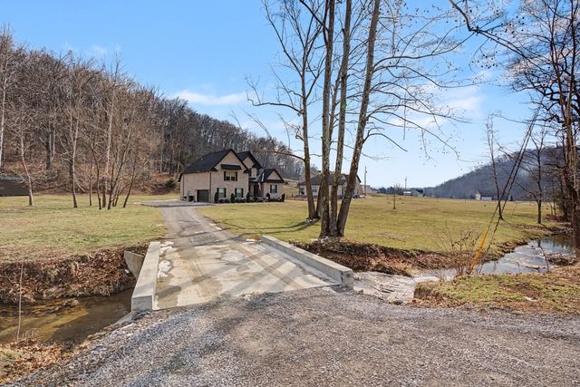 596 Lindsey Hollow Rd, Gallatin, TN 37066