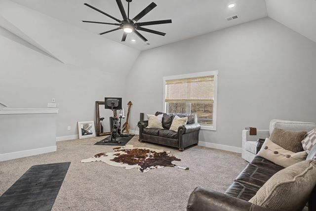 596 Lindsey Hollow Rd, Gallatin, TN 37066