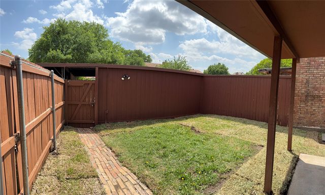 3618 Holly Tree Trail, Garland, TX 75044