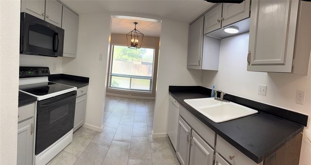 3618 Holly Tree Trail, Garland, TX 75044