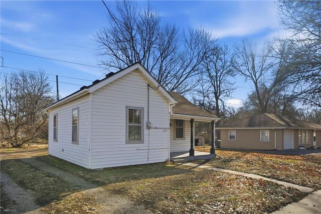 2309 10th Avenue, Leavenworth, KS 66048