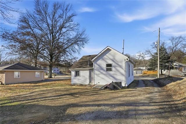2309 10th Avenue, Leavenworth, KS 66048