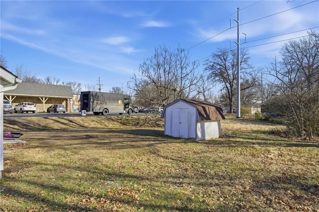 2309 10th Avenue, Leavenworth, KS 66048