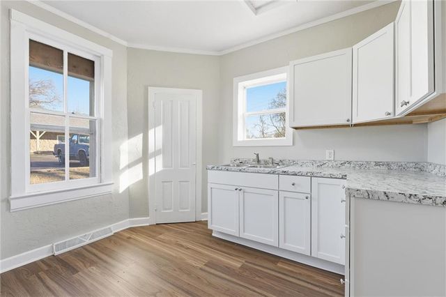 2309 10th Avenue, Leavenworth, KS 66048