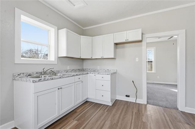 2309 10th Avenue, Leavenworth, KS 66048