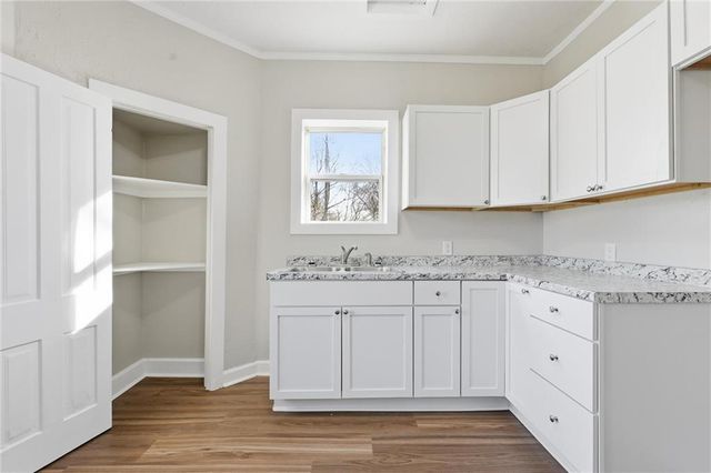 2309 10th Avenue, Leavenworth, KS 66048