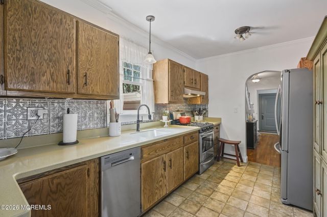 636 Ridgedale Avenue, Woodbridge, NJ 07095