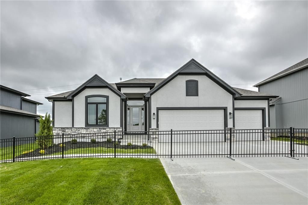 16682 S Allman Road, Olathe, KS 66062