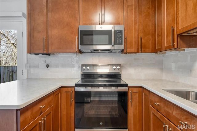 2499 Dordogne Drive, Maryland Heights, MO 63043