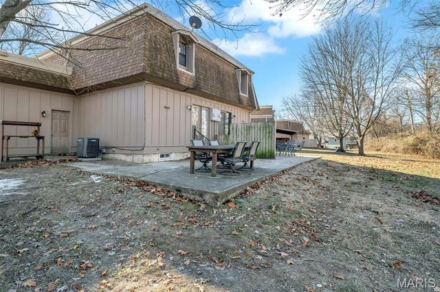 2499 Dordogne Drive, Maryland Heights, MO 63043