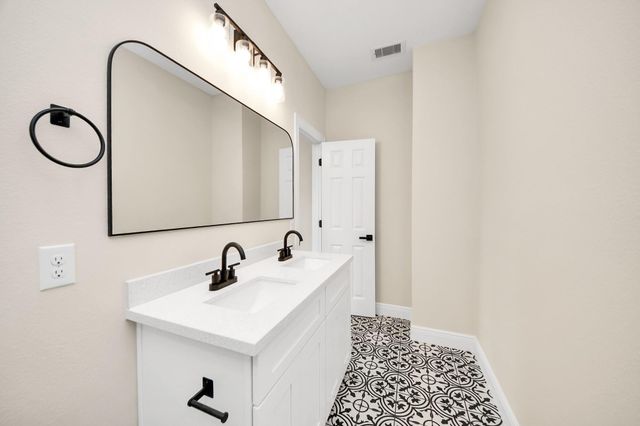 3808 Hiford Drive A, Houston, TX 77047