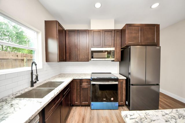 3808 Hiford Drive A, Houston, TX 77047