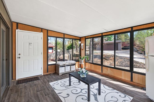 6109 27th Street N, Oakdale, MN 55128