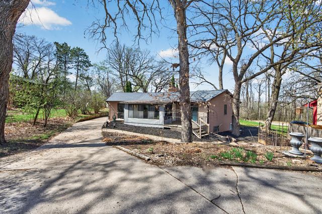 6109 27th Street N, Oakdale, MN 55128