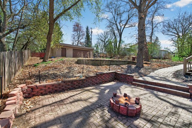 6109 27th Street N, Oakdale, MN 55128