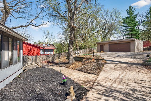 6109 27th Street N, Oakdale, MN 55128