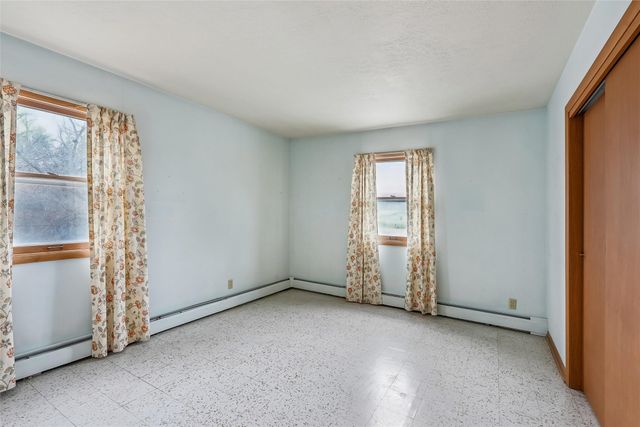 909 S 5th Street, Knoxville, IA 50138