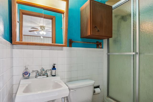 909 S 5th Street, Knoxville, IA 50138