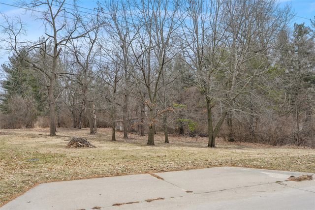 909 S 5th Street, Knoxville, IA 50138