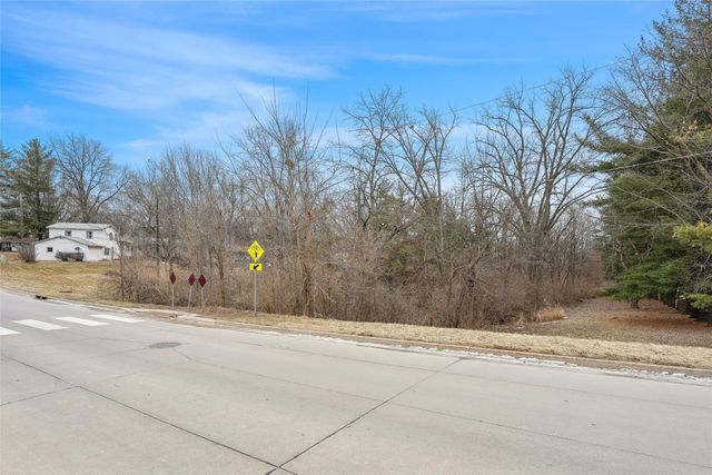 909 S 5th Street, Knoxville, IA 50138