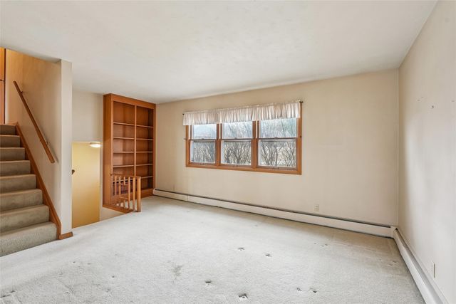 909 S 5th Street, Knoxville, IA 50138