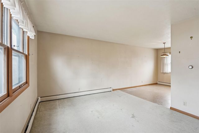 909 S 5th Street, Knoxville, IA 50138