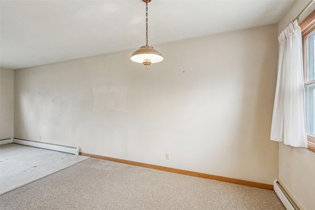 909 S 5th Street, Knoxville, IA 50138