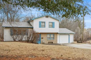 909 S 5th Street, Knoxville, IA 50138