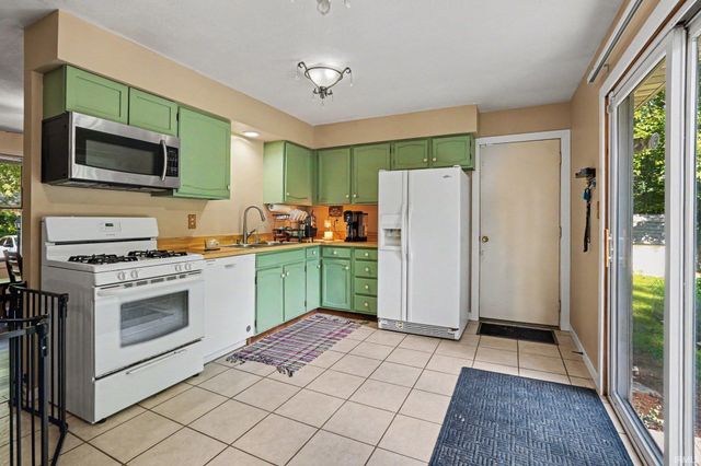 22020 Hanover Drive, Bristol, IN 46507
